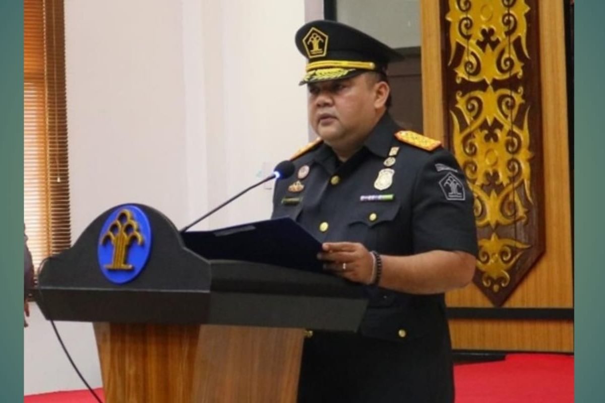 Kepala Kantor Wilayah Ditjen Imigrasi Kalbar memberikan arahan kesiapan layanan keimigrasian.